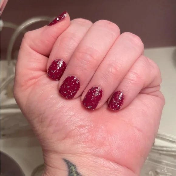*Retired* Color Street: Wine Down | Deep Purple Red Silver Glitter Fall Dark - Picture 12 of 15